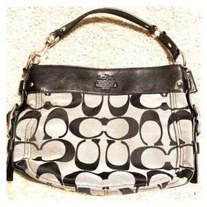 Coach Zoe signature medium hobo